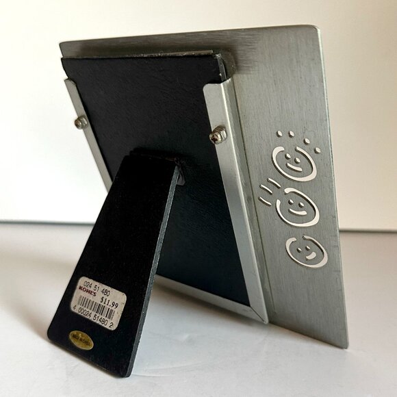 Brushed Silver Metal Picture Frame with 3 Smiley Faces for 3.5x5 Photo - Picture 4 of 7